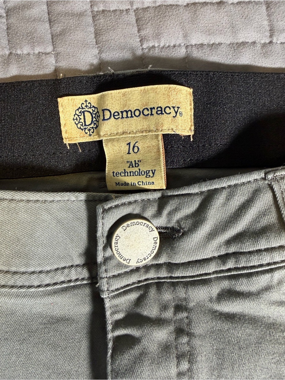 Democracy Women's gray skinny jeans - Picture 3 of 5
